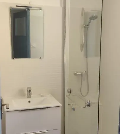 Apartment Le Gabian, Duplex Proche Et Centre *