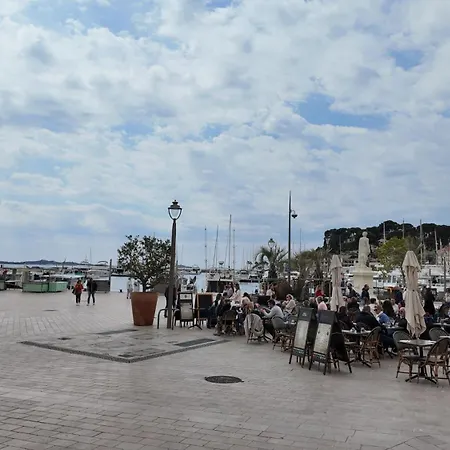 Le Gabian, Duplex Proche Et Centre *